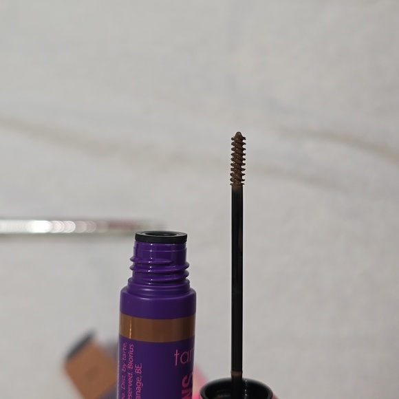 NWOT 2pc Brow Set (Tarte & Benefit) - Picture 4 of 4